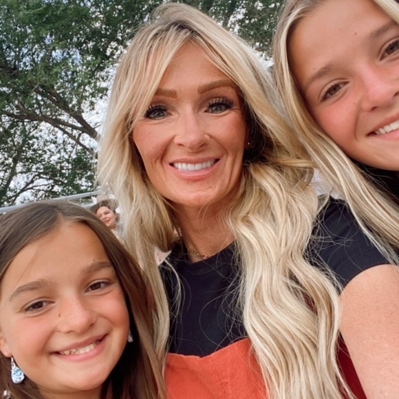 Meet your Posher, Crystal - Picture 3 of 4